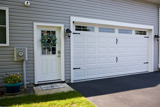 24/7 Emergency Garage Door Panel Replacement experts in West New York, NJ